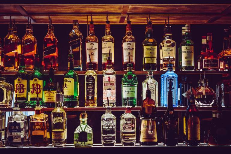 How You Can Start a Successful Bar: A Step-by-Step Guide