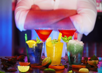 How Casino Drinks Can Enhance Your Gambling Experience