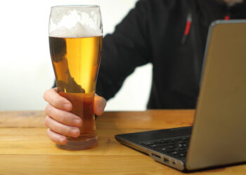 Online Resources for Beer Fans and Leisure Seekers: From Craft Reviews to BetZillion’s Bookmakers