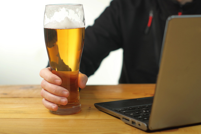 Online Resources for Beer Fans and Leisure Seekers: From Craft Reviews to BetZillion’s Bookmakers