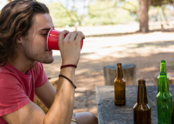Kratom Hangover Vs Alcohol Hangover:  Key Differences, Symptoms, And What To Know