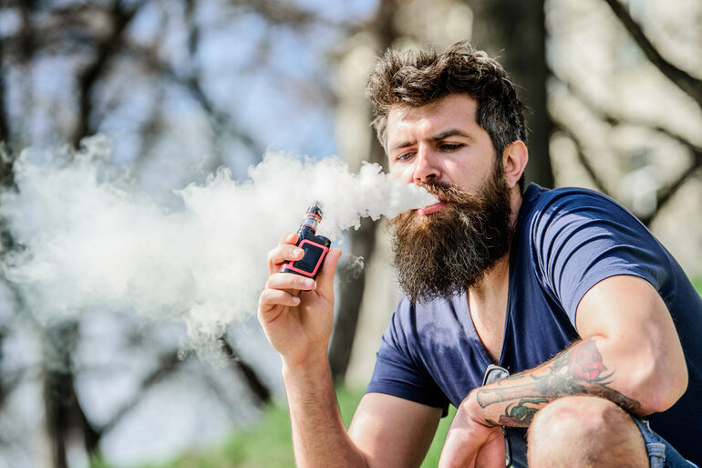 10 Reasons Why 7-OH Disposable Vapes Are Trending With Kratom Users