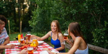 What to Bring for the Perfect Backyard Beer Tasting With Friends