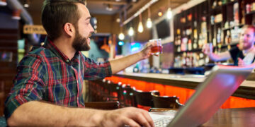 How Online Card Games Create a More Engaging Digital Experience for Beer Lovers