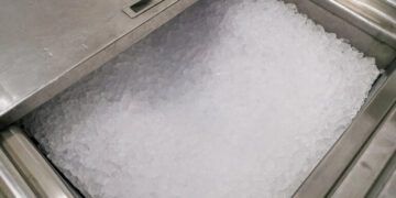 Why Crescent Ice Makers Excel in Commercial Settings