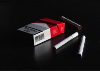 Canadian Lights Cigarettes At Smokes Canada: A Closer Look At Value And Savings