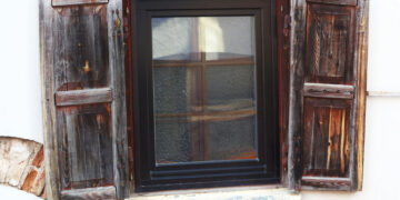 When Can a Damaged Wooden Window Frame Be Repaired Instead of Replaced?